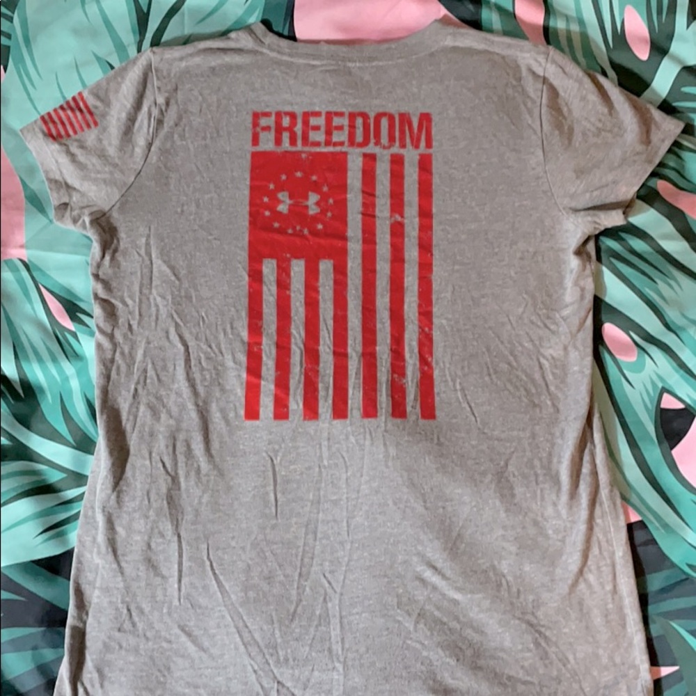 Under Armor women’s size small T-shirt